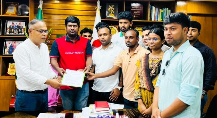 ডেঙ্গু প্রতিরোধ ও পরিচ্ছন্নতার দাবিতে ইবি ছাত্রদলের স্মারকলিপি